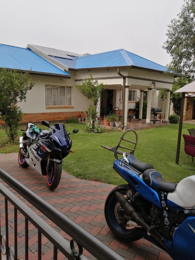 Lala Poa Guest House เคลิร์กสดอร์ป ภายนอก รูปภาพ